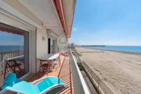 AS18069 - P3 Vue Mer exceptionnelle , sur la plage à 2 pas du Centre Ville